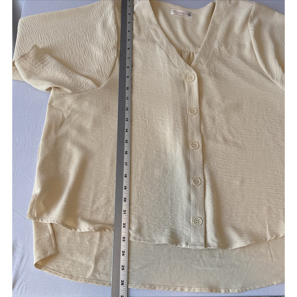 89th & Madison NWT Women's L Chic Cream Button Front Flutter Sleeve Hi Lo Blouse - Picture 9 of 10